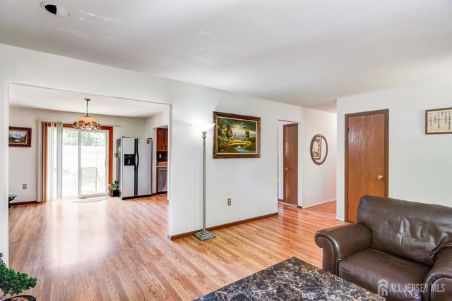 61 Avenue I Avenue, Monroe, NJ 08831