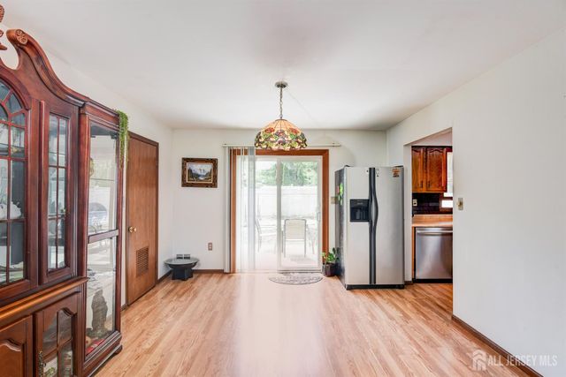 61 Avenue I Avenue, Monroe, NJ 08831