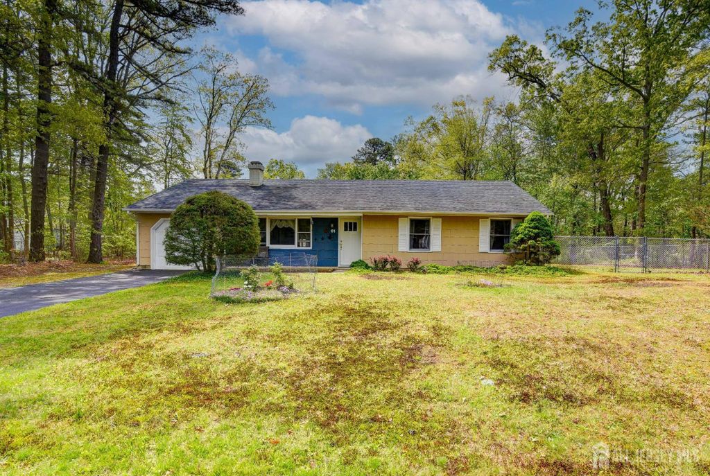 61 Avenue I Avenue, Monroe, NJ 08831