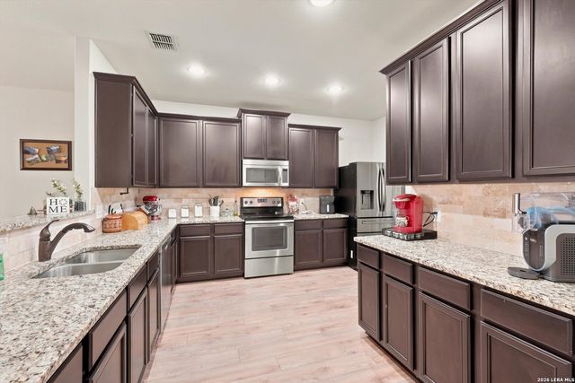 12728 SHORELINE DR, San Antonio, TX 78254