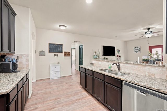 12728 SHORELINE DR, San Antonio, TX 78254