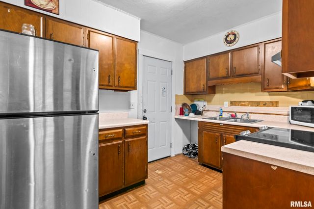 1328 N Ledlie Avenue, Springfield, IL 62702