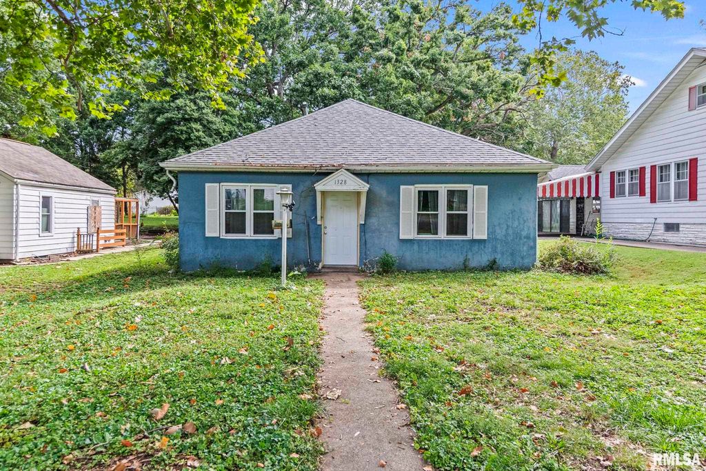1328 N Ledlie Avenue, Springfield, IL 62702