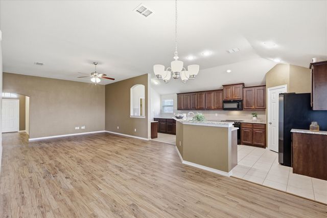 12000 Castleford Way, Fort Worth, TX 76036
