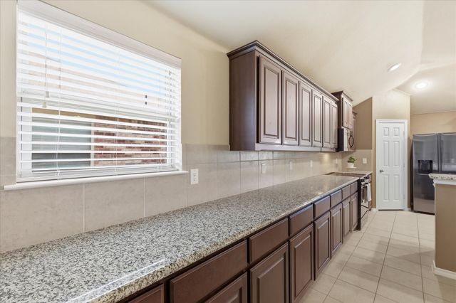 12000 Castleford Way, Fort Worth, TX 76036
