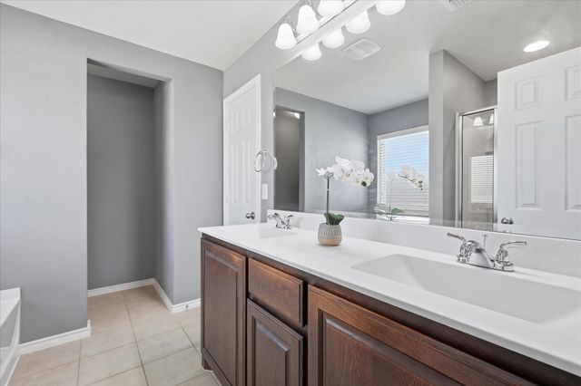 12000 Castleford Way, Fort Worth, TX 76036