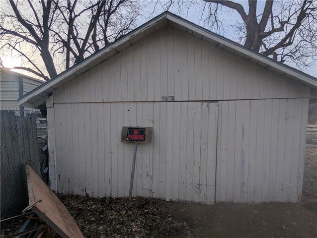 1809 Garfield Avenue, St Joseph, MO 64503