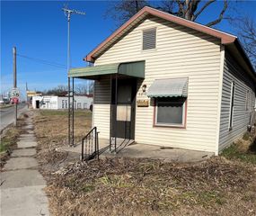 1809 Garfield Avenue, St Joseph, MO 64503