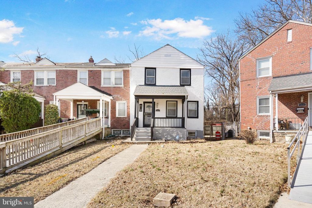Image 2 of property listing at 3028 TIOGA PKWY, Baltimore, MD 21215