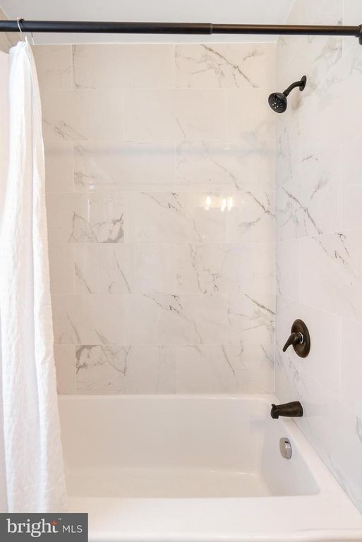 Image 21 of property listing at 3028 TIOGA PKWY, Baltimore, MD 21215