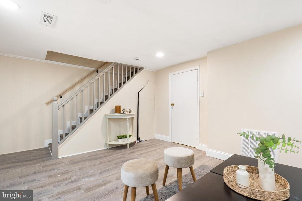 Image 28 of property listing at 3028 TIOGA PKWY, Baltimore, MD 21215