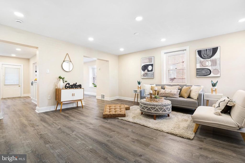 Image 3 of property listing at 3028 TIOGA PKWY, Baltimore, MD 21215