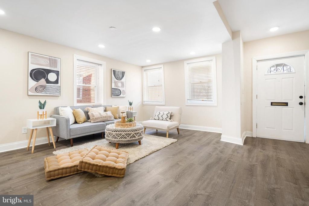 Image 5 of property listing at 3028 TIOGA PKWY, Baltimore, MD 21215