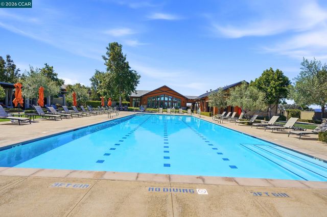 865 Tranquility Cir 13, Livermore, CA 94551