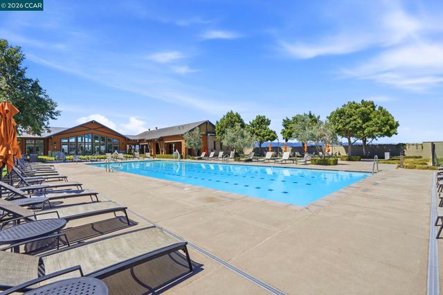 865 Tranquility Cir 13, Livermore, CA 94551