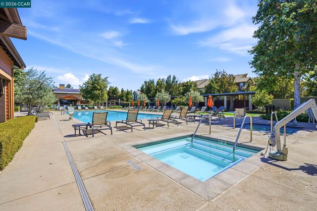 865 Tranquility Cir 13, Livermore, CA 94551