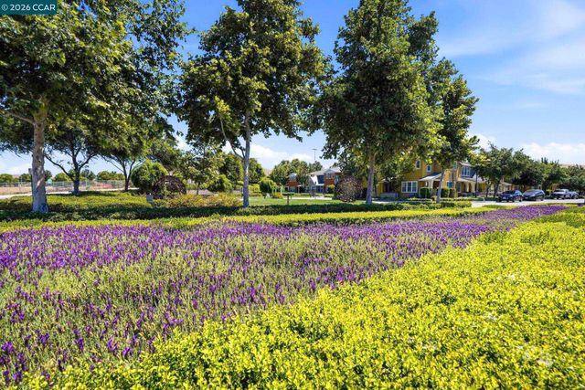 865 Tranquility Cir 13, Livermore, CA 94551