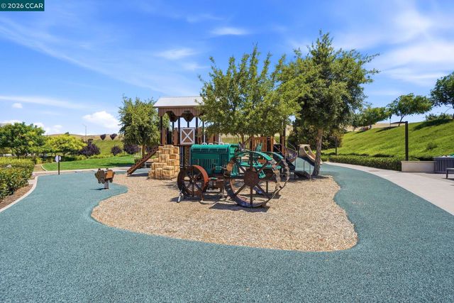865 Tranquility Cir 13, Livermore, CA 94551