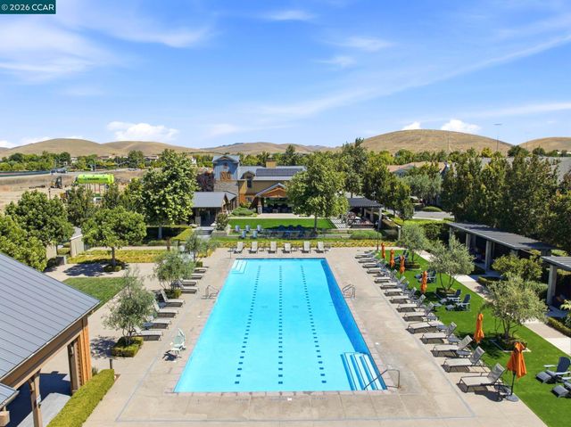 865 Tranquility Cir 13, Livermore, CA 94551