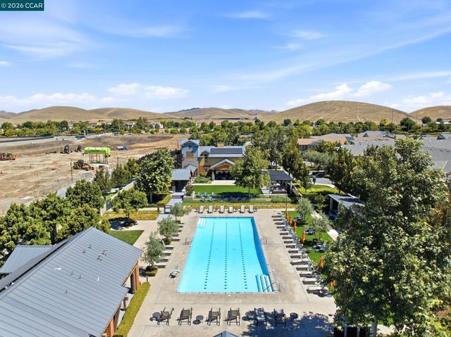 865 Tranquility Cir 13, Livermore, CA 94551