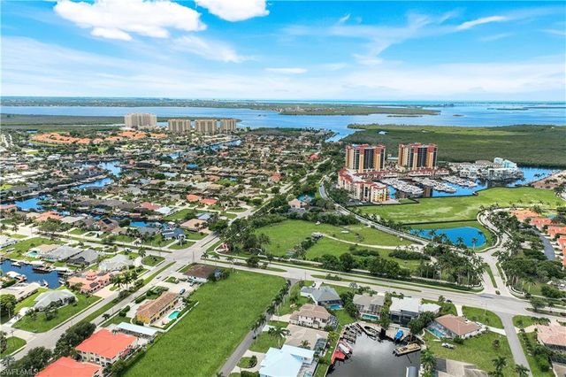 5425 16th PL, Cape Coral, FL 33914