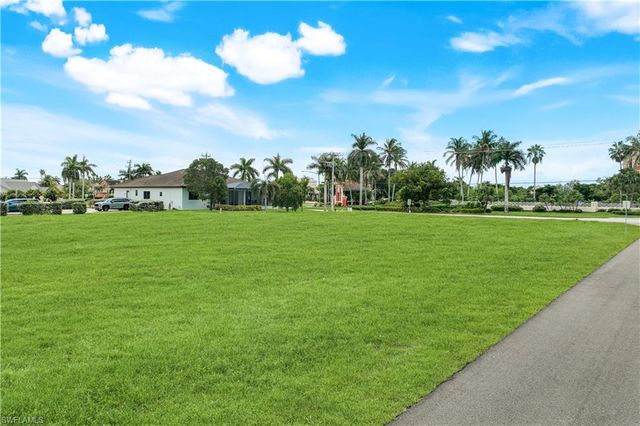 5425 16th PL, Cape Coral, FL 33914