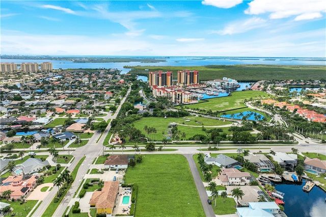 5425 16th PL, Cape Coral, FL 33914