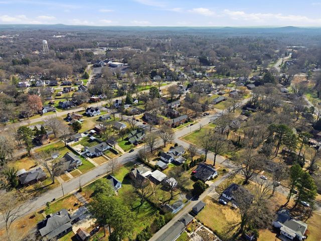 208 E Fairview Avenue, Gafffney, SC 29341