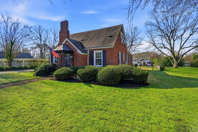 208 E Fairview Avenue, Gafffney, SC 29341