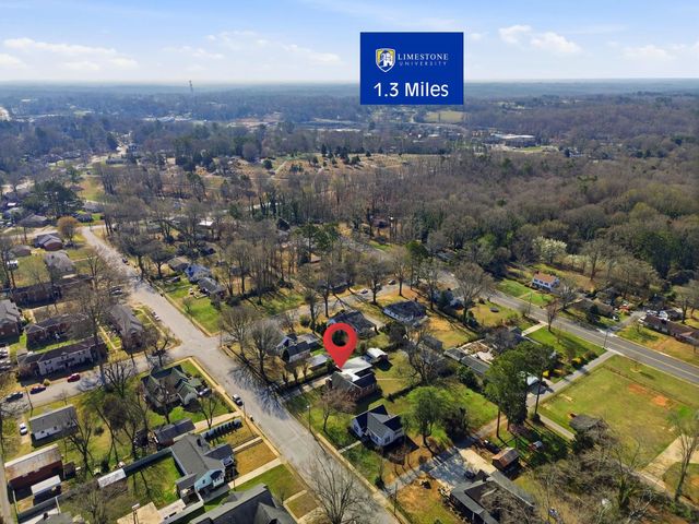 208 E Fairview Avenue, Gafffney, SC 29341