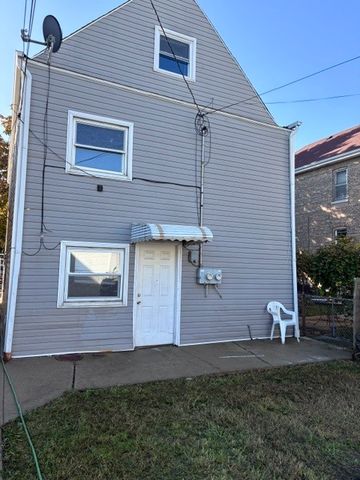 4605 S Fairfield Avenue, Chicago, IL 60632