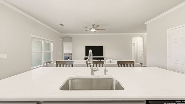 266 ROLLING HLS, New Braunfels, TX 78130