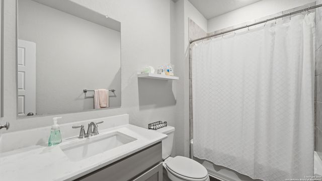 266 ROLLING HLS, New Braunfels, TX 78130