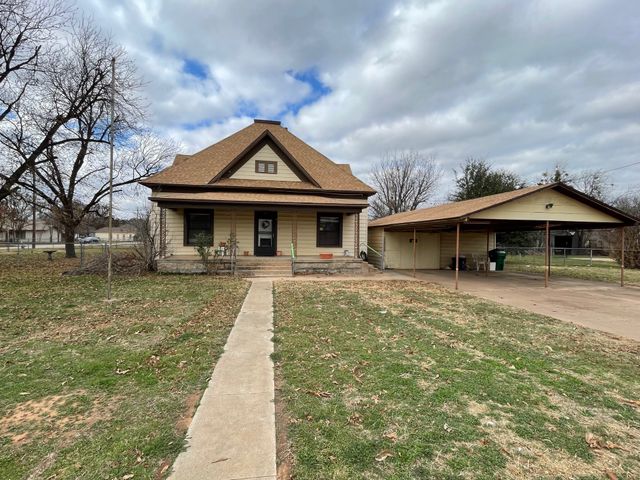 903 Plainview Road, Seymour, TX 76380