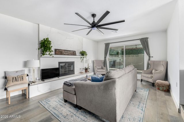 2419 W SHAW BUTTE Drive, Phoenix, AZ 85029