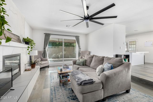 2419 W SHAW BUTTE Drive, Phoenix, AZ 85029