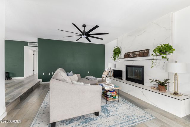 2419 W SHAW BUTTE Drive, Phoenix, AZ 85029