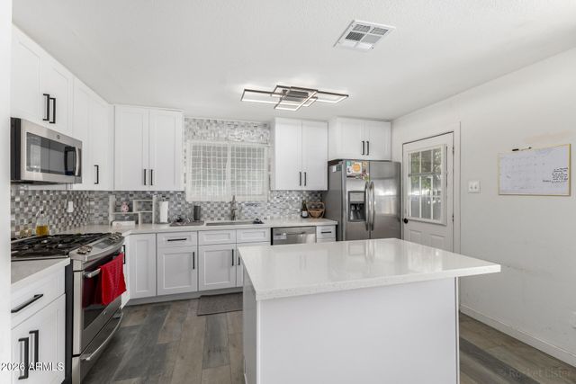 2419 W SHAW BUTTE Drive, Phoenix, AZ 85029