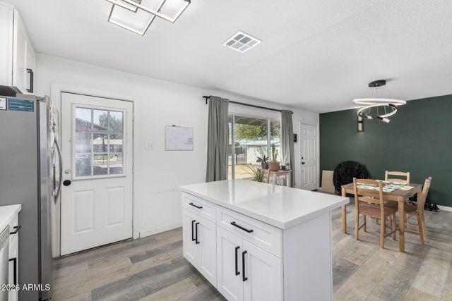 2419 W SHAW BUTTE Drive, Phoenix, AZ 85029