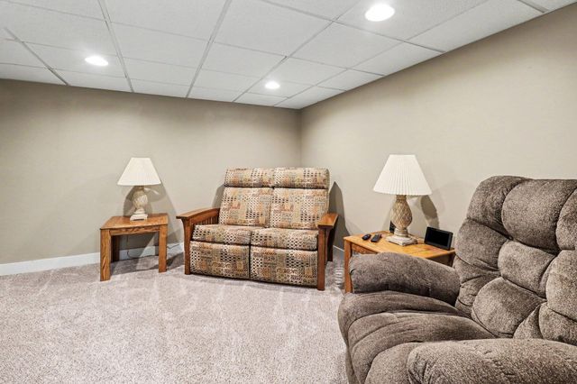 732 Pinckney Court, Comstock Park, MI 49321