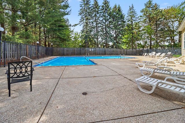 732 Pinckney Court, Comstock Park, MI 49321