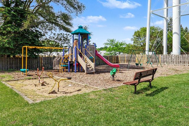 732 Pinckney Court, Comstock Park, MI 49321