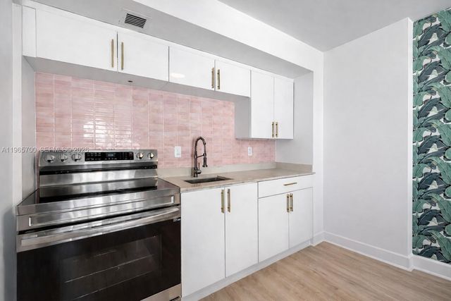 345 Ocean Dr 718, Miami Beach, FL 33139