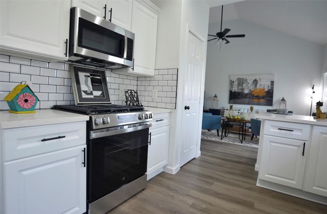 6718 Poplar Bend Lane, Dickinson, TX 77539