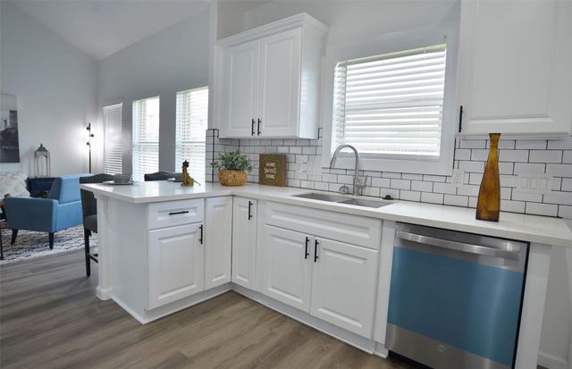 6718 Poplar Bend Lane, Dickinson, TX 77539