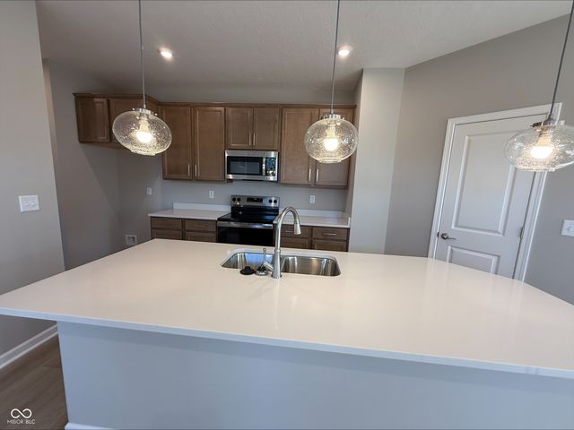 7410 Broadview Lane, Mccordsville, IN 46055