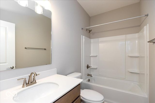 7410 Broadview Lane, Mccordsville, IN 46055