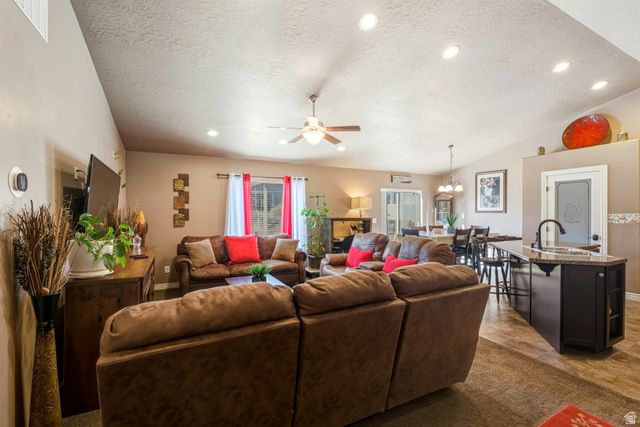 310 S HERITAGE DR, Vernal, UT 84078