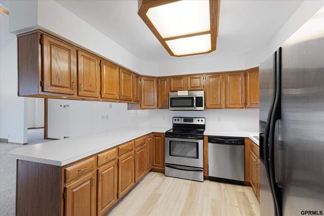 12712 S 28th Avenue, Bellevue, NE 68123