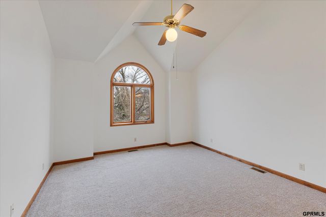 12712 S 28th Avenue, Bellevue, NE 68123